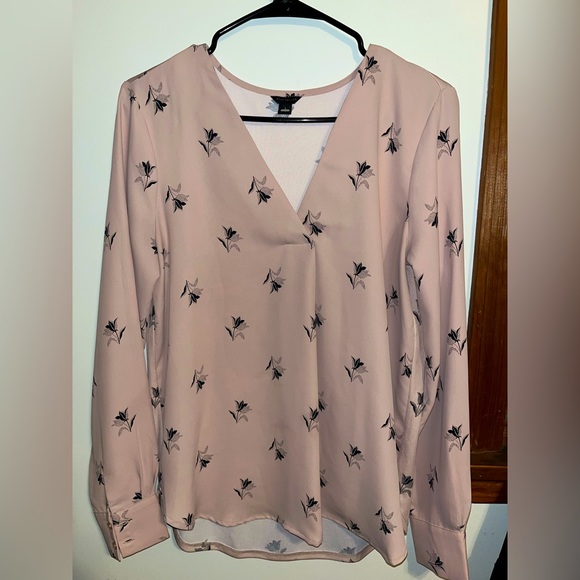 Ann Taylor Tops - Ann Taylor blouse only worn twice. It’s a size small but also fits medium